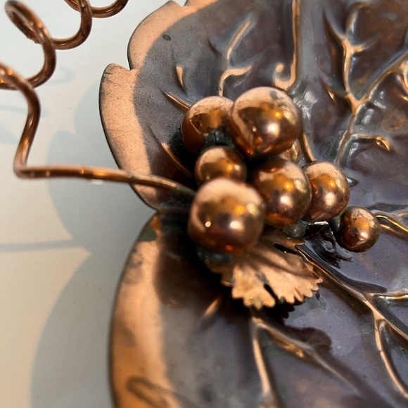 Vintage Copper Grape Leaf Metalware Tray - Picture 5 of 11